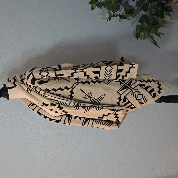 WINDSOR Open Front Waterfall Cardigan Aztec Boho Tribal Cream Black sz Medium - Picture 4 of 11